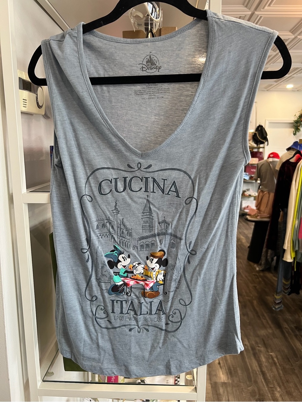 Disney Parks Gray Cucina Italia Graphic V-Neck Tank Top Epcot Italy